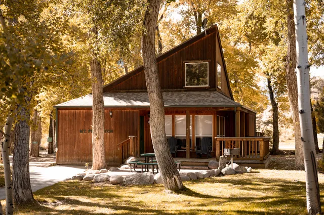 Creekside Chalets & Cabins