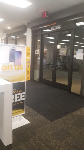 T-Mobile Experience Store