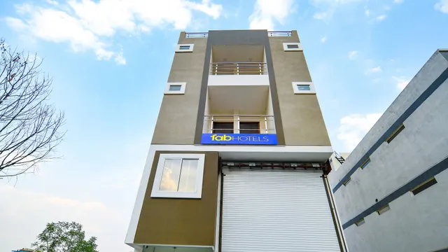 FabHotel DR Greens - Hotel in Mahalaxmi Nagar, Indore