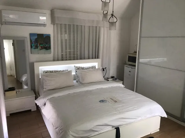 Charming unit with pool and great amenities