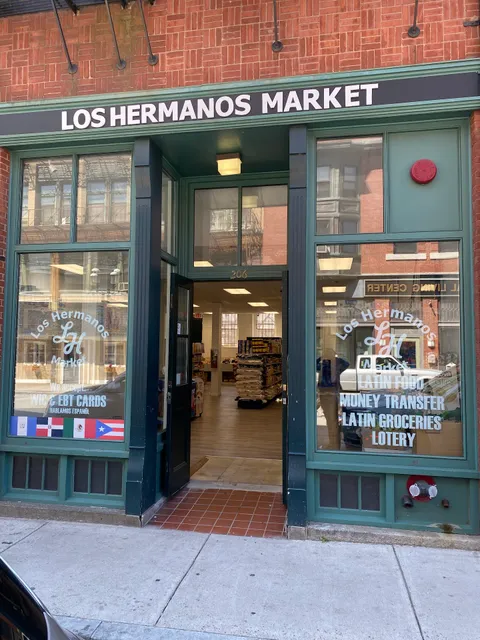 Los Hermanos Market
