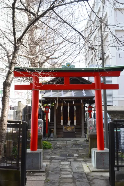 Raiden Inari-jinja Shrine