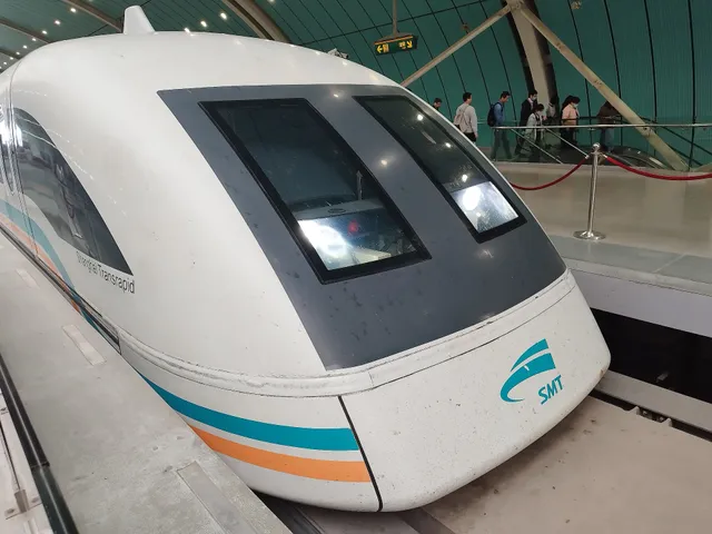 Longyang Road Station