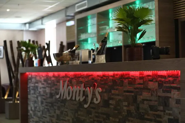 Monty's Cafe Restaurant