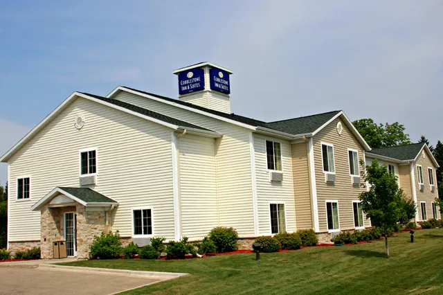 Cobblestone Inn & Suites - Clintonville