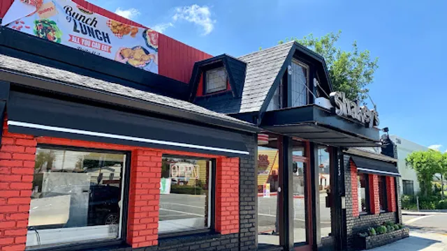 Shakey's Pizza Parlor