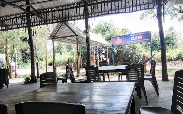 Căn Tin Restaurant