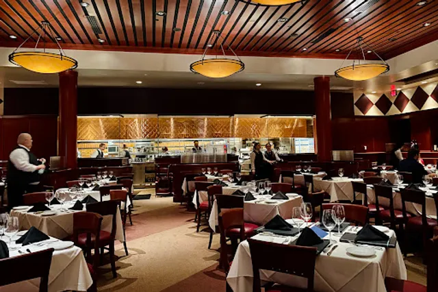 Fleming’s Prime Steakhouse & Wine Bar