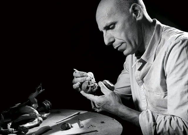 Ulderico Pinfildi - Scultore ed Artista Presepiale