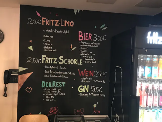 Y not [ Café • Kultur • Bar ]