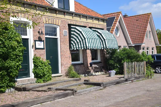 Huisje onder de Linden - B&B en theehuis
