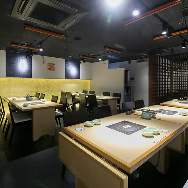 Gyuzen Shijo Karasuma store