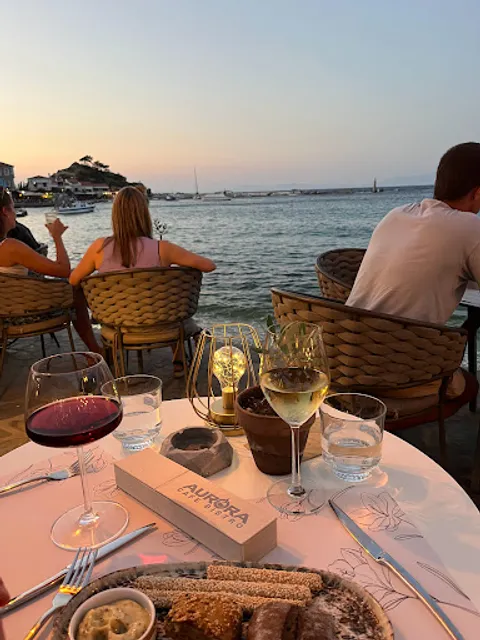 Aurora Bar Restaurant