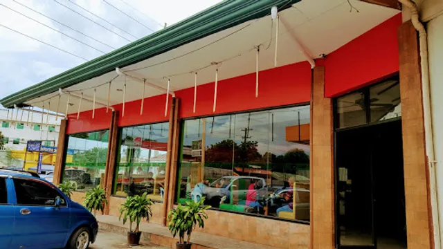 Nadies Chicken House