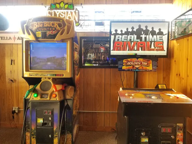 Pour House Bar & Grill