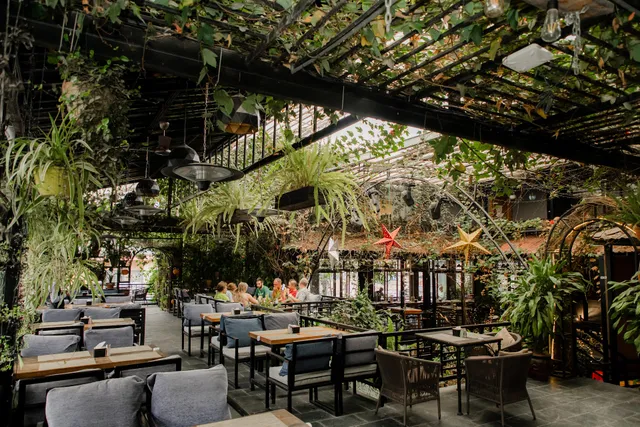 Fresh Elements Restaurant & Bar