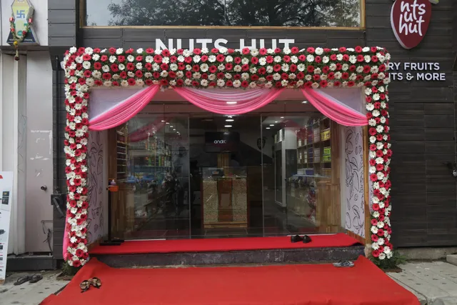 Nuts Hut