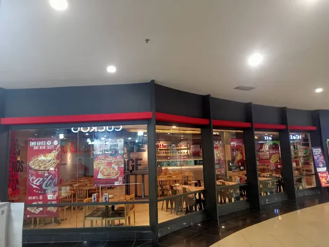 Pizza Hut Restaurant One Borneo
