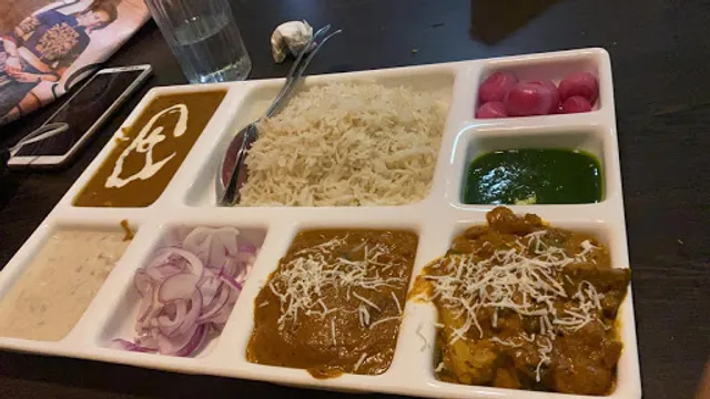 𝗥𝘂𝗽𝗮 𝗖𝗮𝗳𝗲 - 𝗕𝗲𝘀𝘁 𝗥𝗲𝘀𝘁𝗮𝘂𝗿𝗮𝗻𝘁 𝗶𝗻 𝗗𝗲𝗼𝗯𝗮𝗻𝗱