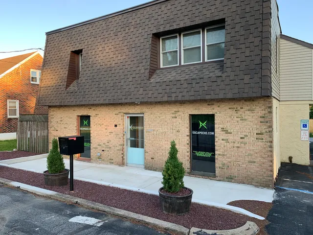 escape.exe (Escape Room)