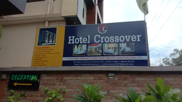 Hotel Crossover