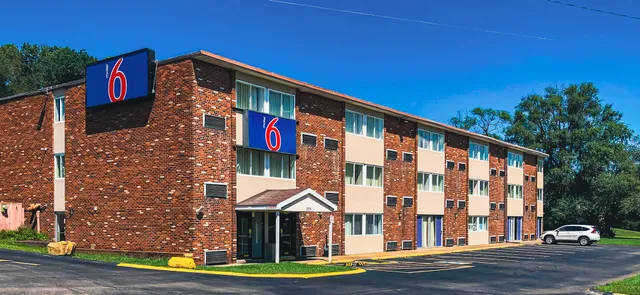Motel 6 New Stanton, PA