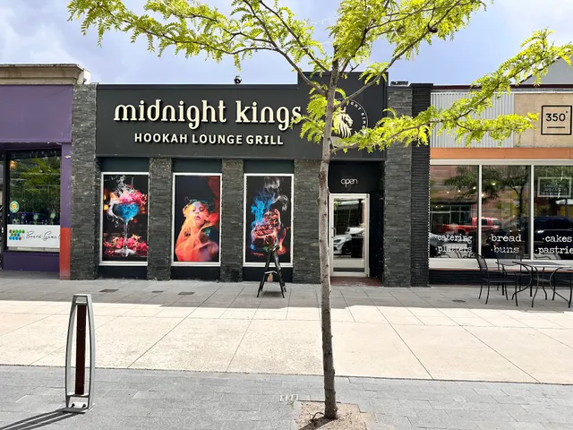 Midnight Kings Hookah Lounge & Grill