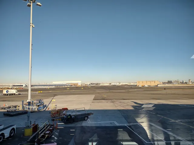 Travelex Currency Services - JFK Airport Terminal 8 Arrivals