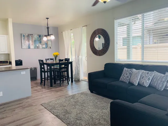 Selling Honolulu by KW Honolulu RB-21303 | Jennifer L. Hardy