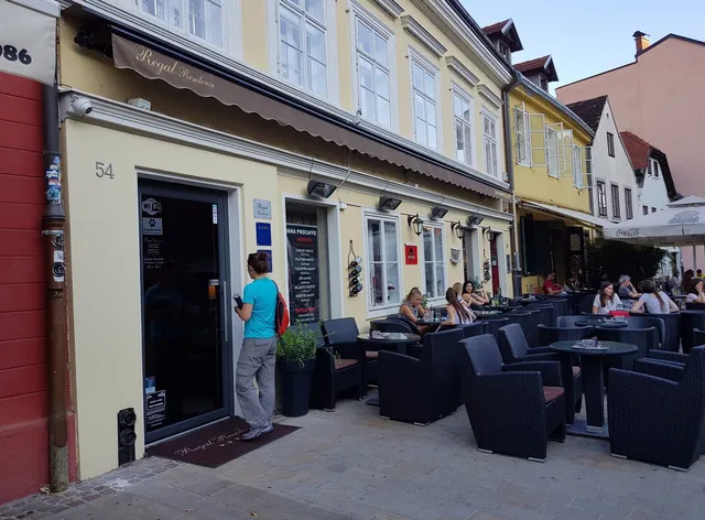 Regal Residence Bed & Breakfast