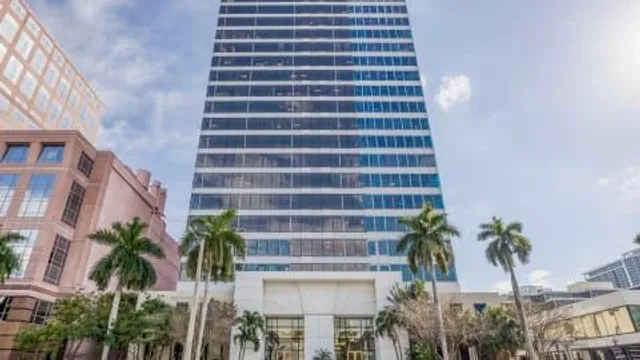 HQ East Broward Boulevard