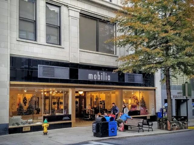 Mobilia - Contemporary Furnishings