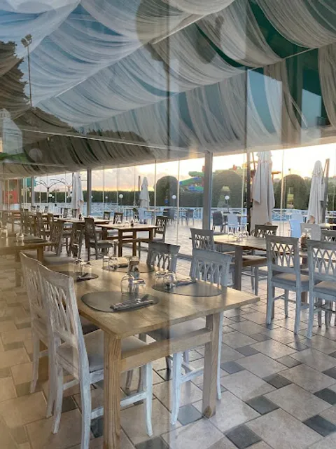 Antica Fonte | Locale per famiglie con area giochi interna ed esterna. Feste e compleanni. Ristorante e pizzeria