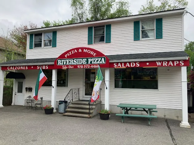 Riverside Pizza