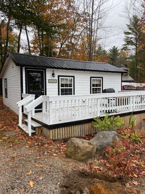 Sebago West Shore Cottages