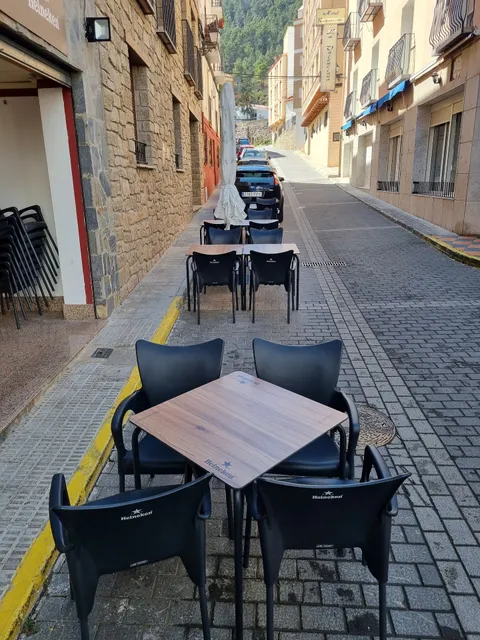 Bar Cafeteria La Familia