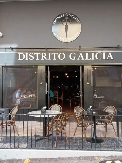 DISTRITO GALICIA by Santo Porron