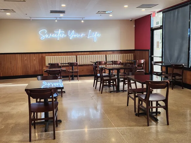 85°C Bakery Cafe - Henderson