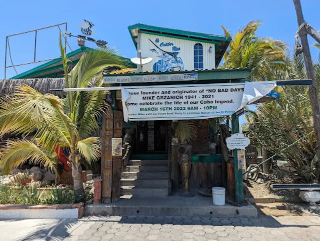 Latitude 22+ Roadhouse