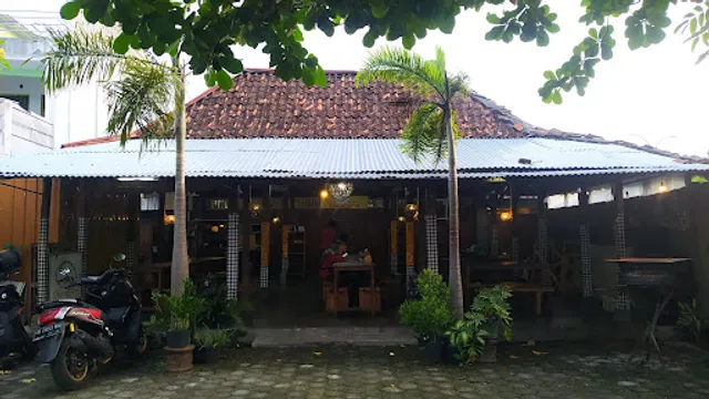 Rumah Makan Ikan Bakar Slengseng