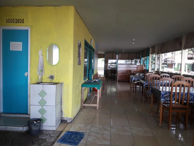 Rumah Makan Deliya Sari Seafood and Drink