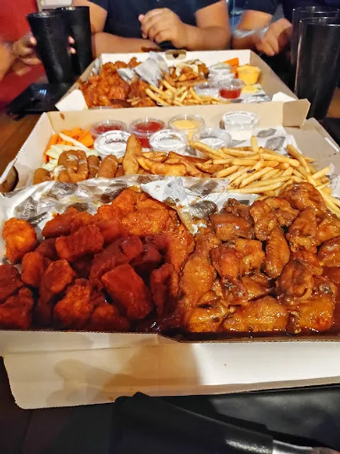 Master Wings Calzada