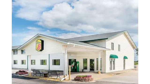 Super 8 by Wyndham Okawville