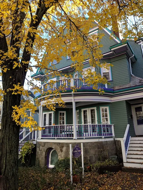 Coolidge Corner Guest House