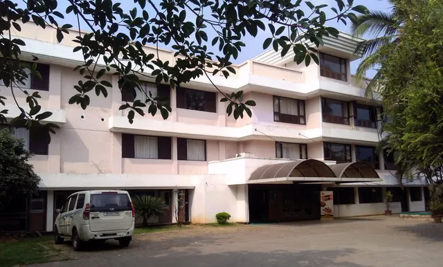 Hotel Highway Garden