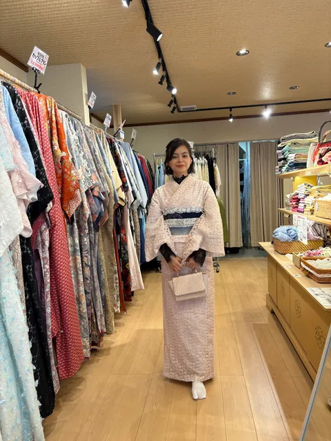 Riko Kimono Rental Yasaka Store
