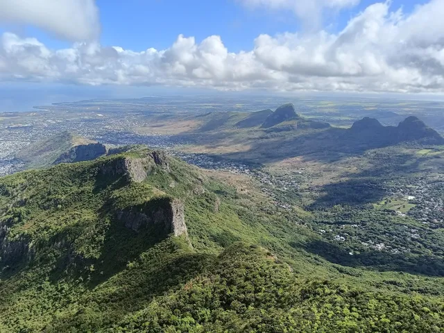 Le Pouce Mountain Peak