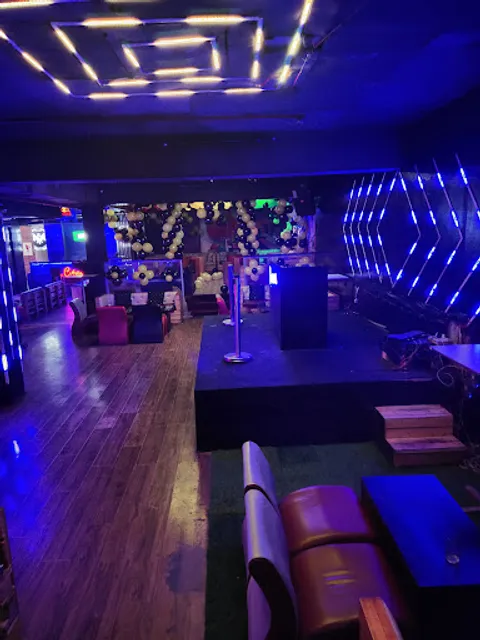 Chasers Bar & Lounge