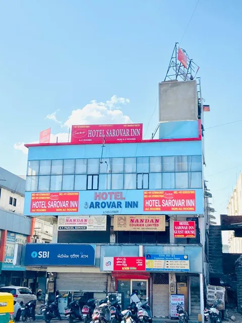 HOTEL SAROVAR INN