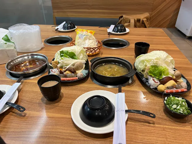 Fu stone hot pot soup. Seafood shabu shabu Pacific tree filial shop